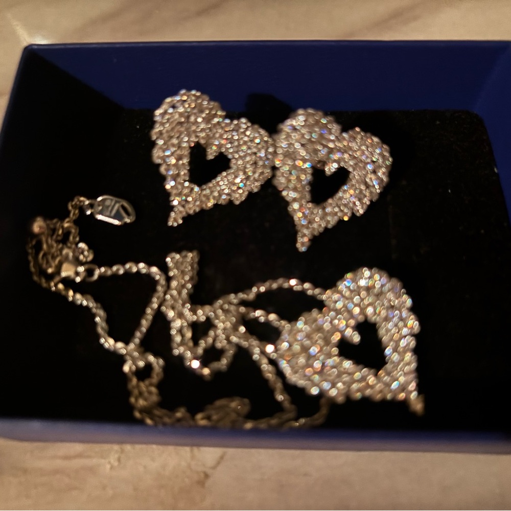 (new open box) Elegant  Heart Necklace and Earring Set
